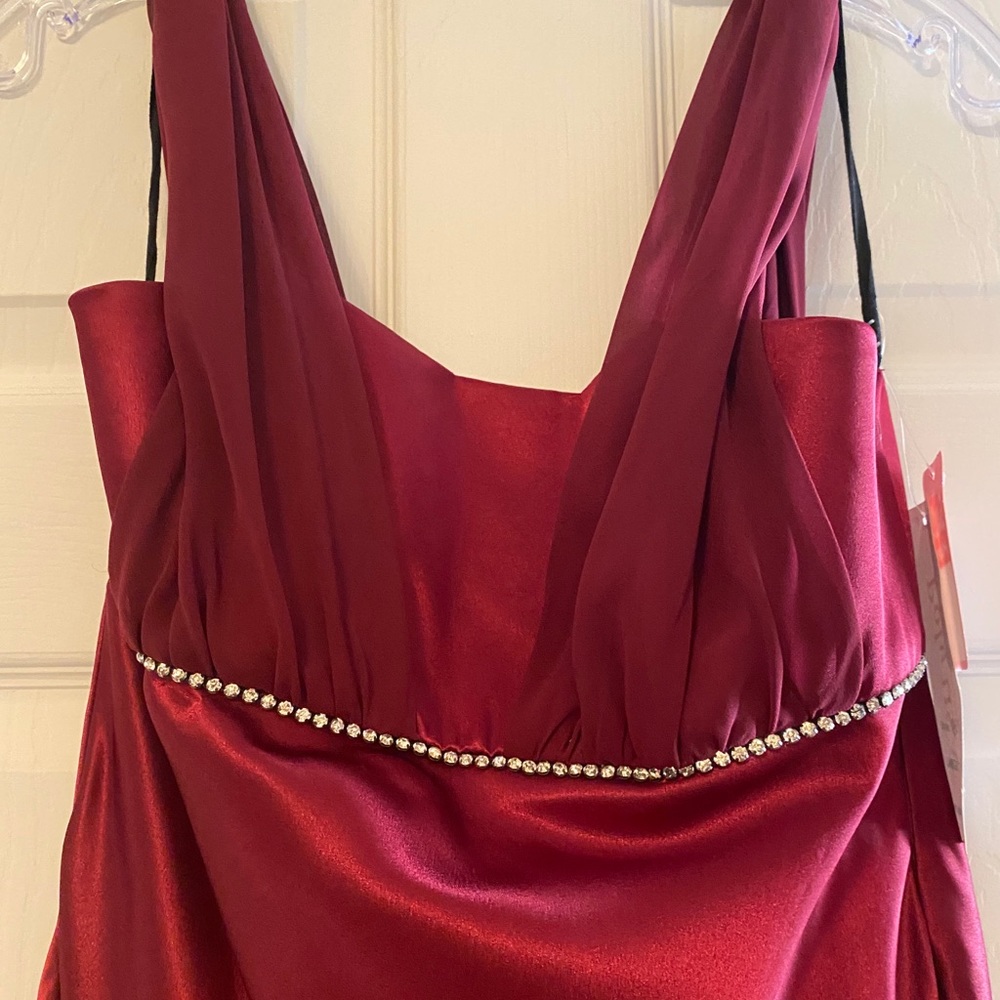 COPY - Dress - Picture 2 of 5